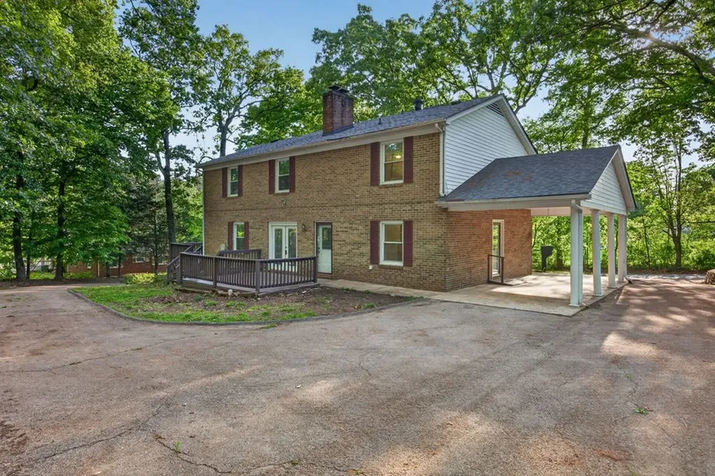 1342 Holladay Cookeville TN 38501