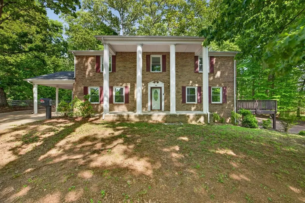 1342 Holladay Cookeville TN 38501