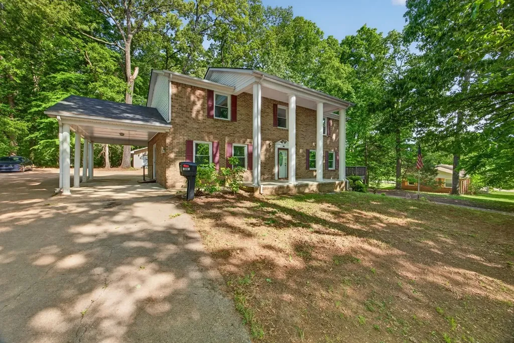 1342 Holladay Cookeville TN 38501