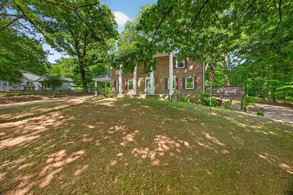 1342 Holladay Cookeville TN 38501