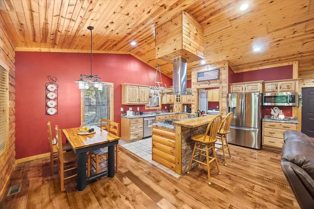 195 Hiawassee Lane Celina TN 38551
