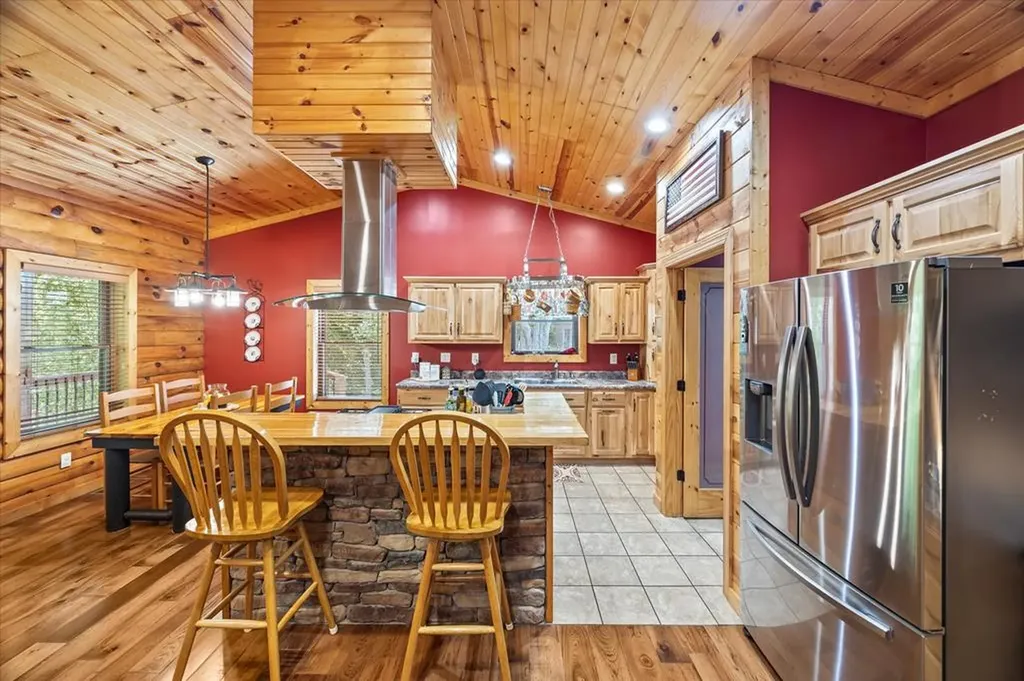 195 Hiawassee Lane Celina TN 38551