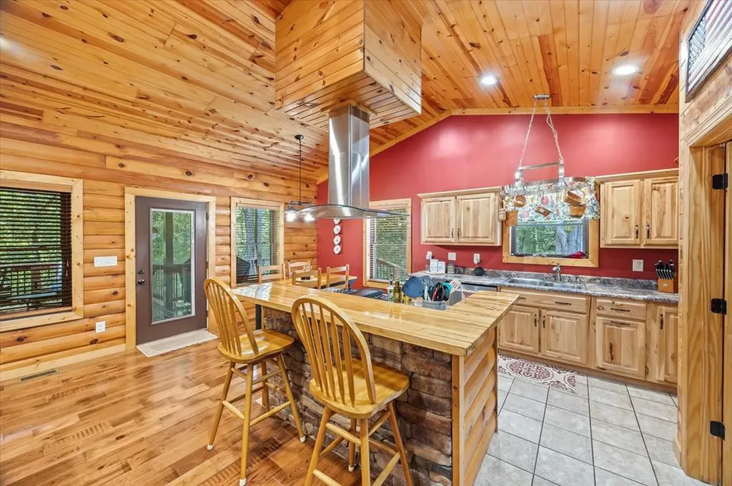 195 Hiawassee Lane Celina TN 38551