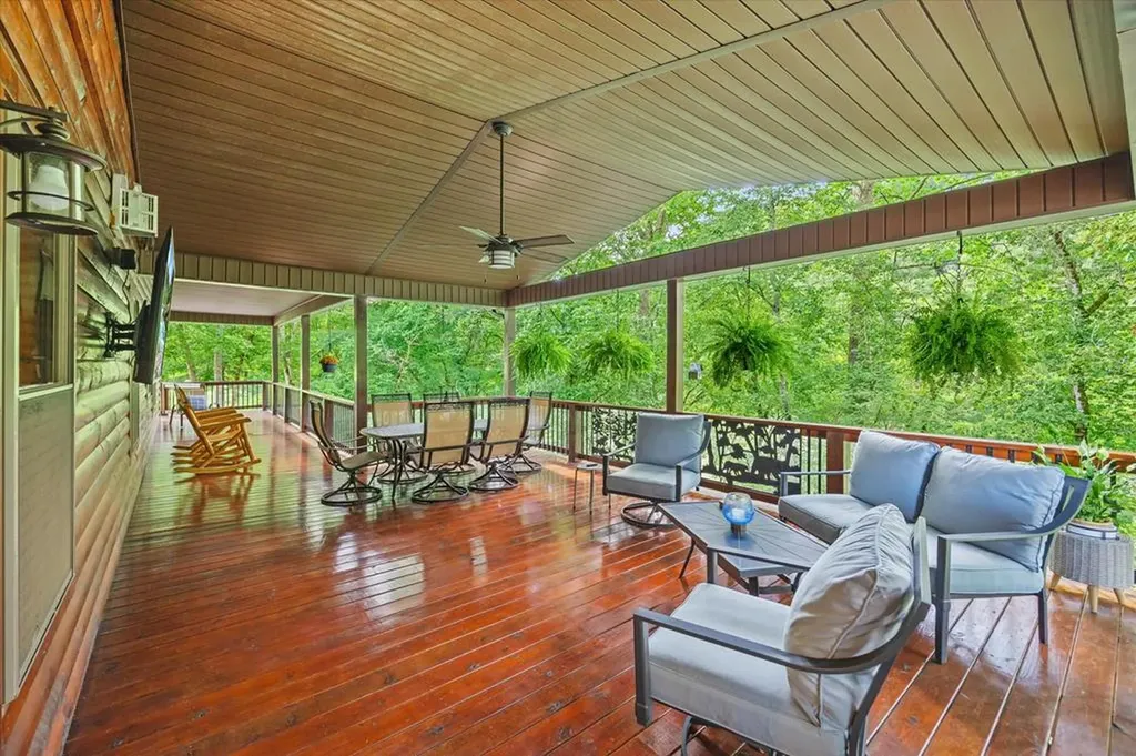 195 Hiawassee Lane Celina TN 38551