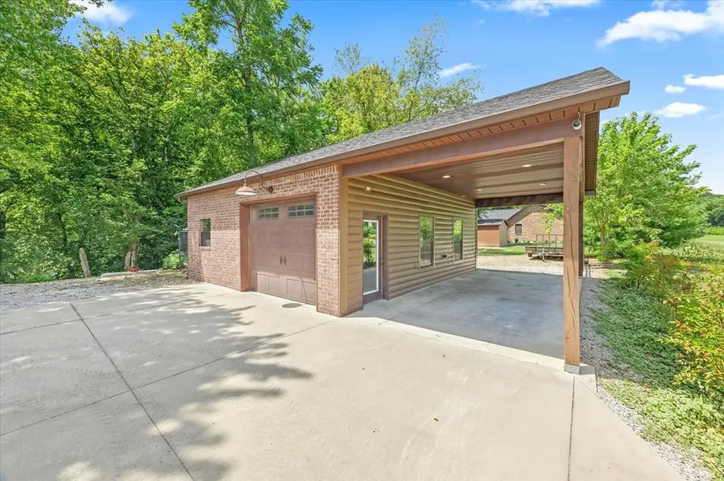 195 Hiawassee Lane Celina TN 38551