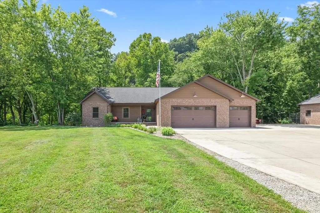 195 Hiawassee Lane Celina TN 38551