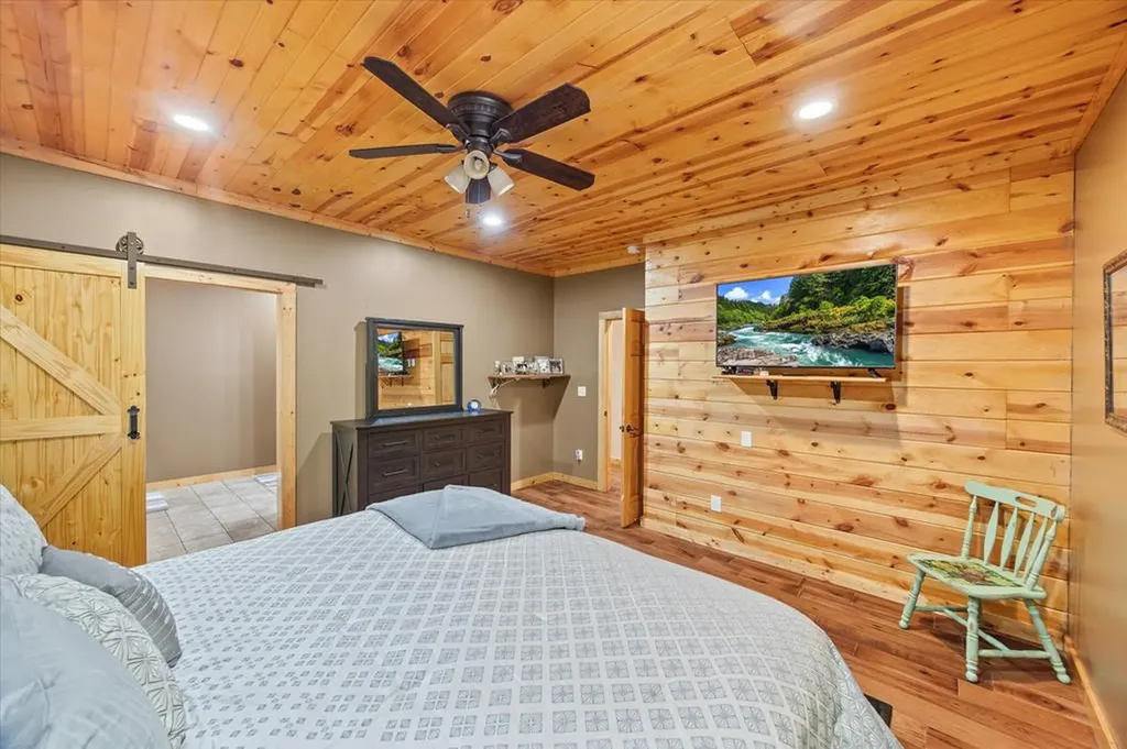 195 Hiawassee Lane Celina TN 38551