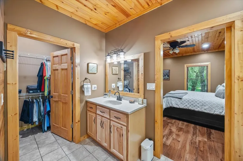 195 Hiawassee Lane Celina TN 38551