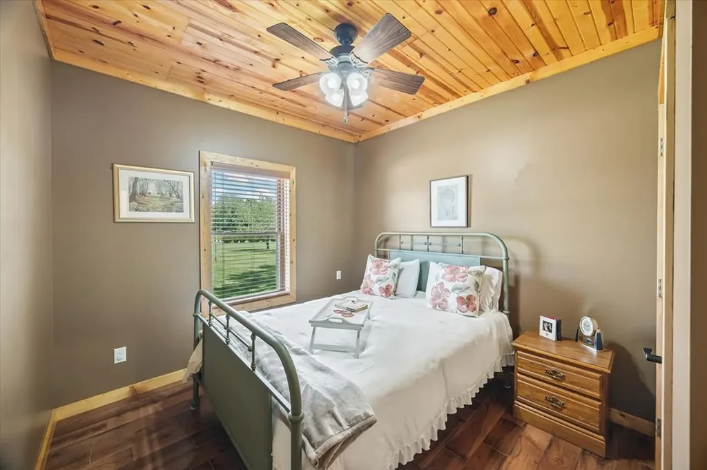195 Hiawassee Lane Celina TN 38551