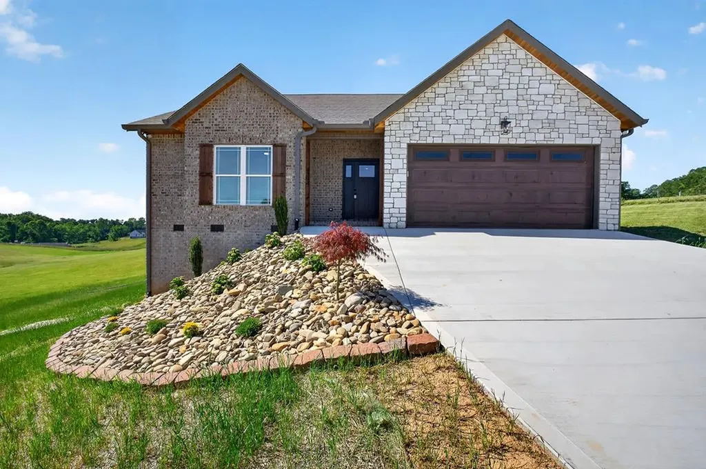 4114 Summer Pointe Cookeville TN 38501