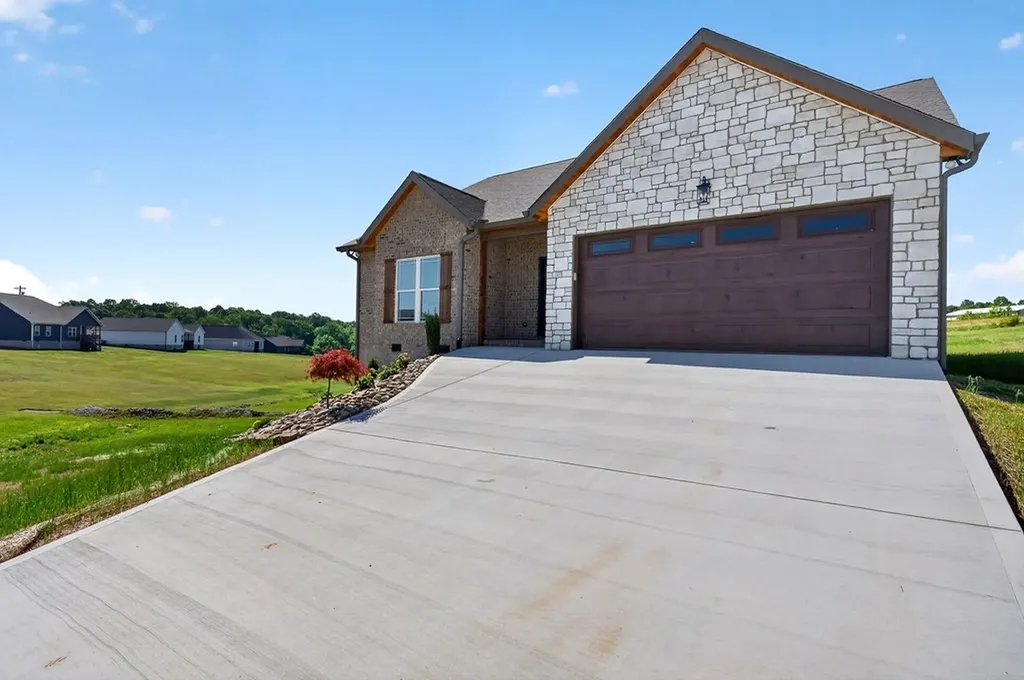 4114 Summer Pointe Cookeville TN 38501