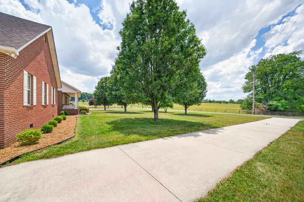 826 Boatman Road Cookeville TN 38506-3306