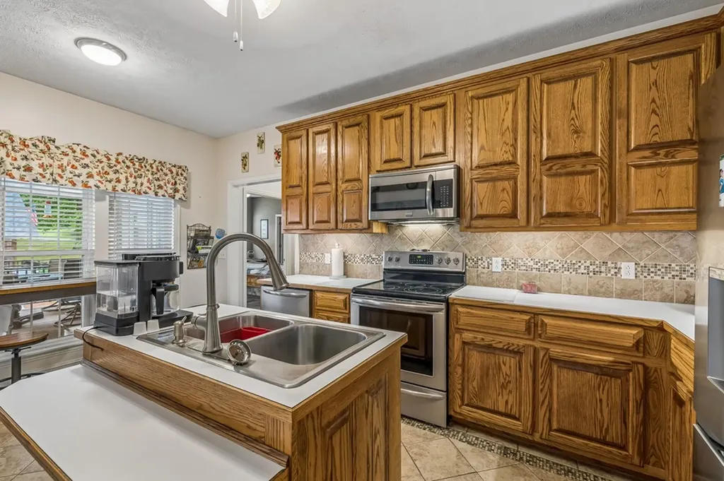 6 County House Circle Carthage TN 37030