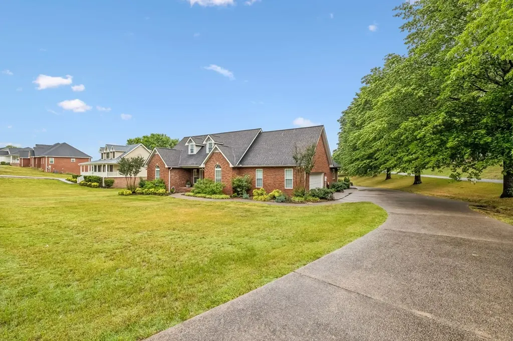 6 County House Circle Carthage TN 37030