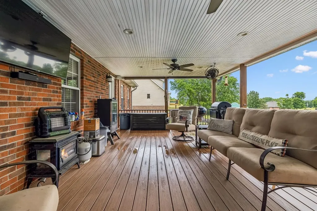 6 County House Circle Carthage TN 37030
