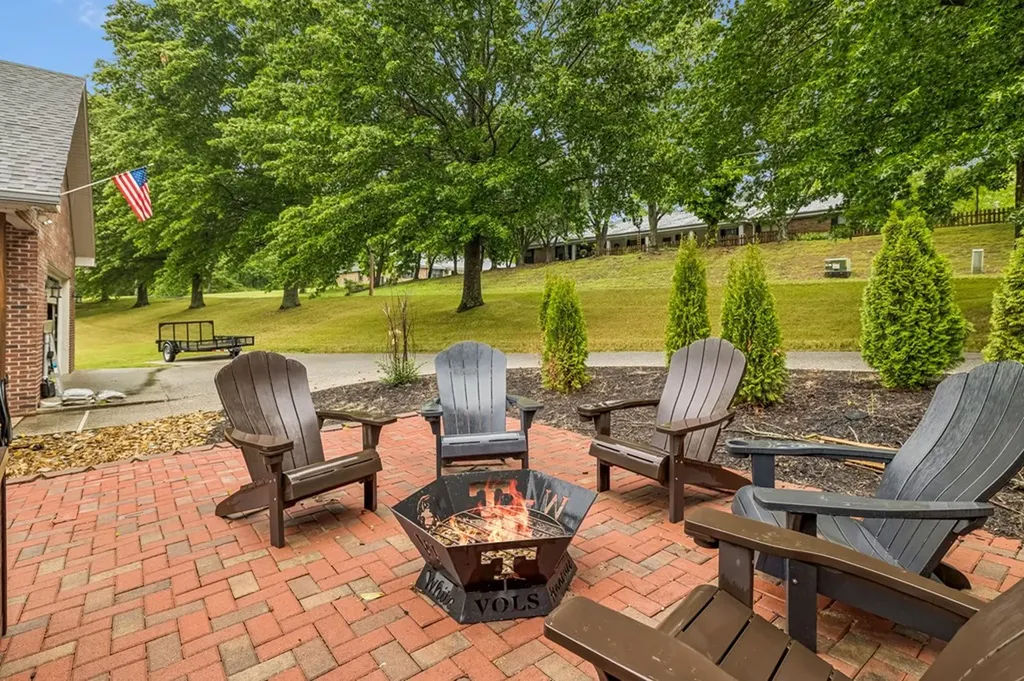 6 County House Circle Carthage TN 37030