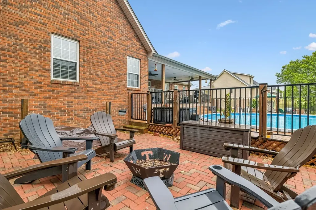 6 County House Circle Carthage TN 37030