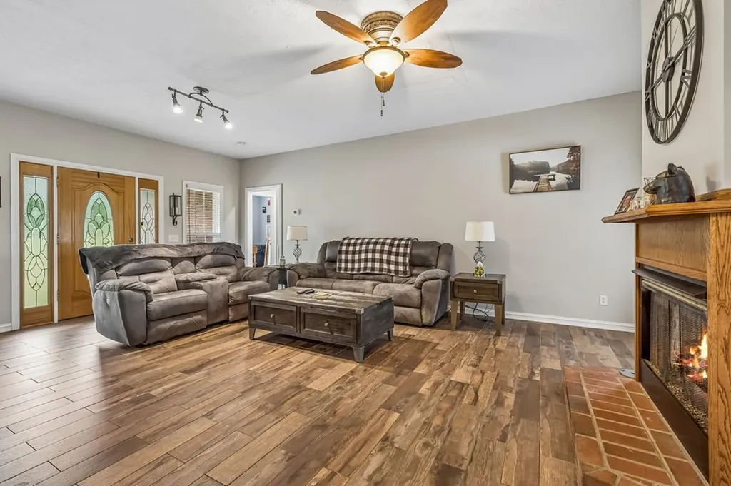 6 County House Circle Carthage TN 37030