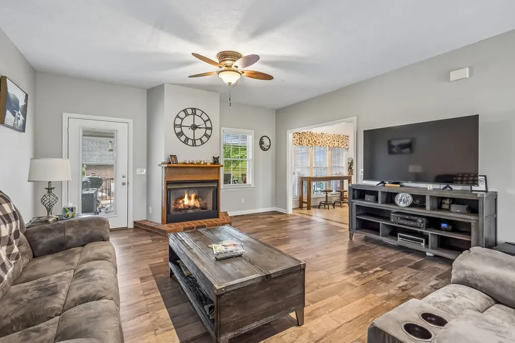 6 County House Circle Carthage TN 37030