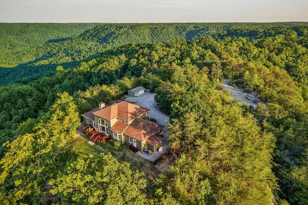 275 Buckeye Lane Wilder TN 38589