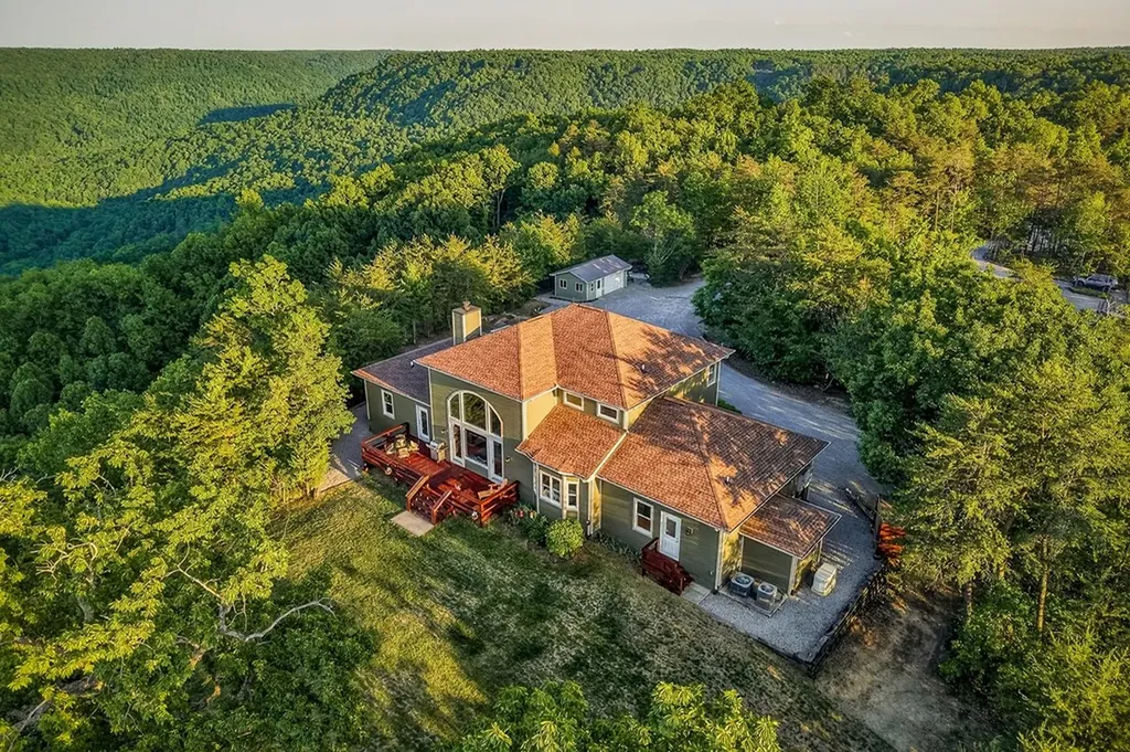 275 Buckeye Lane Wilder TN 38589