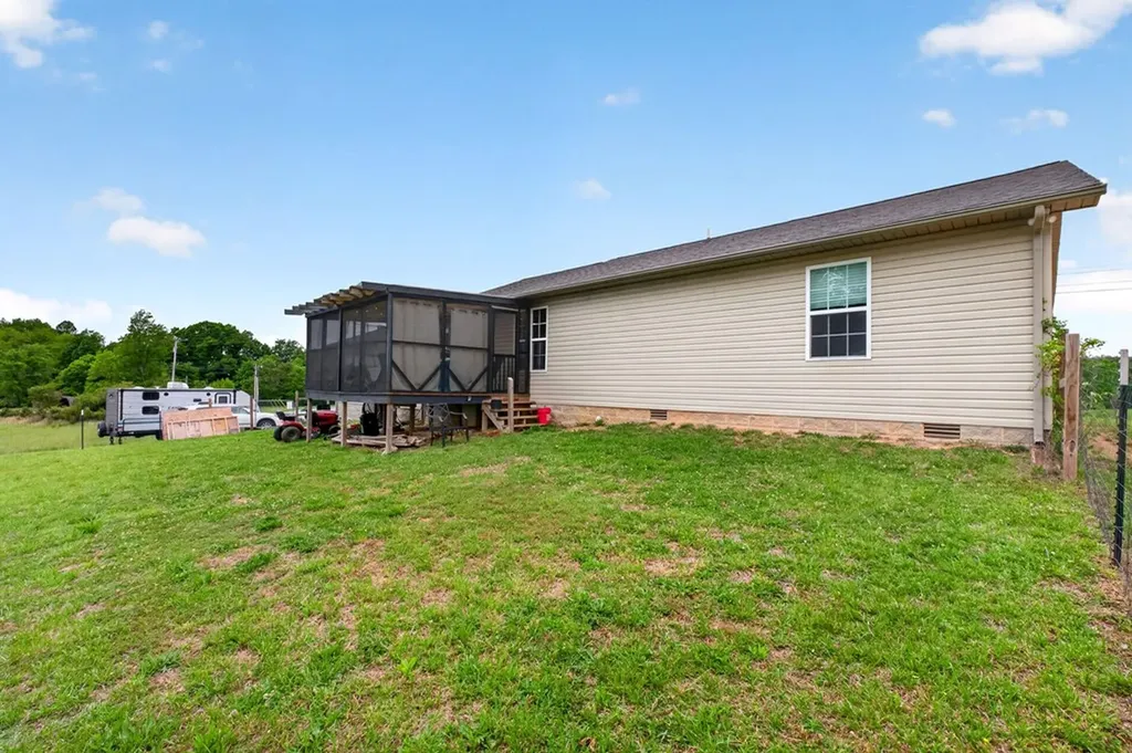 7341 Pleasant Ridge Road Sparta TN 38383