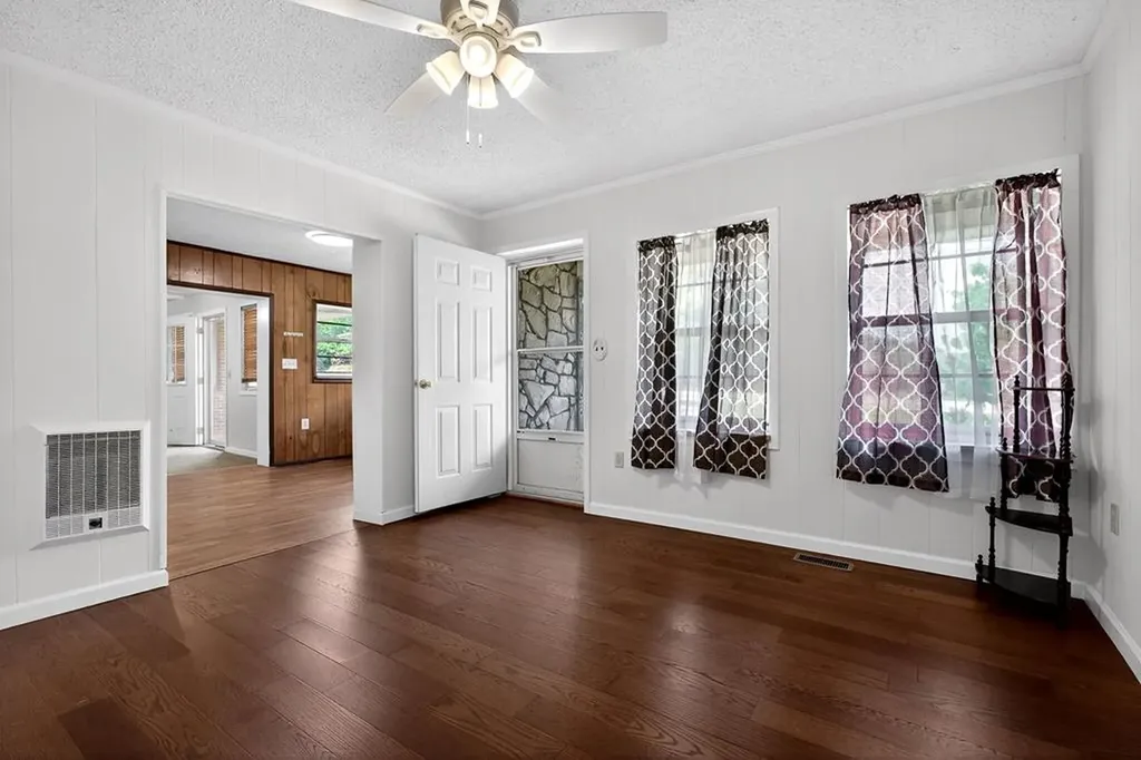 1372 Jamestown Highway Livingston TN 38570