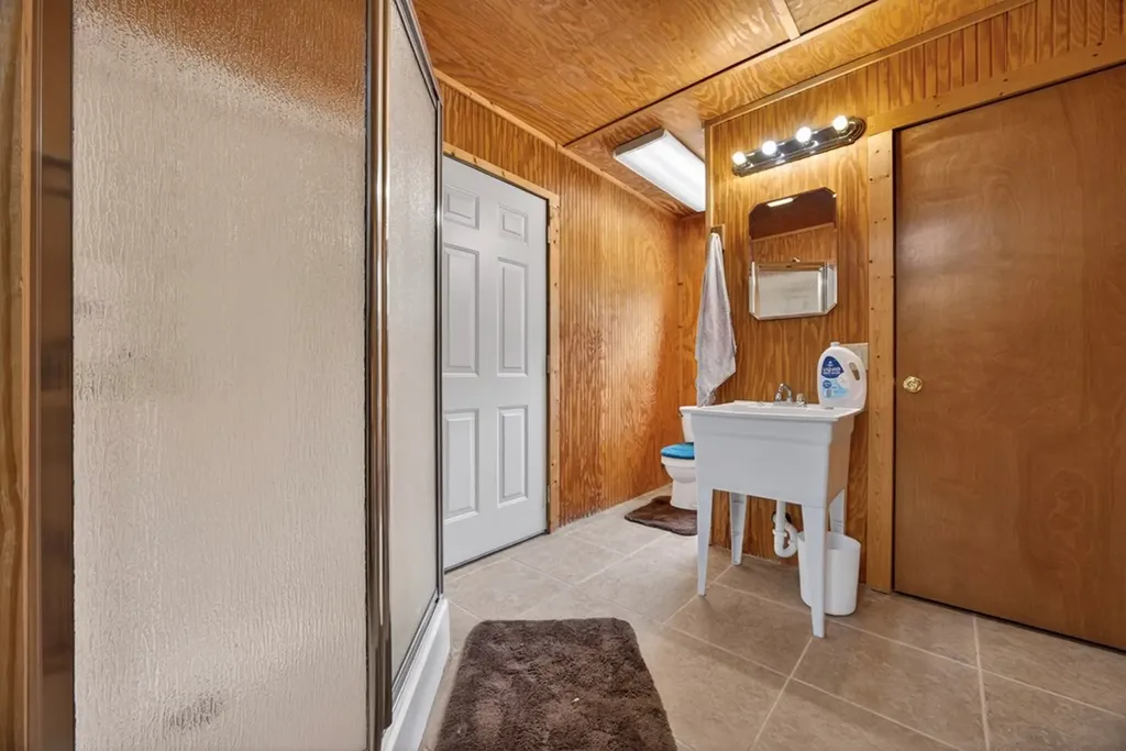 241 Hidden Cove Lane Allons TN 38541