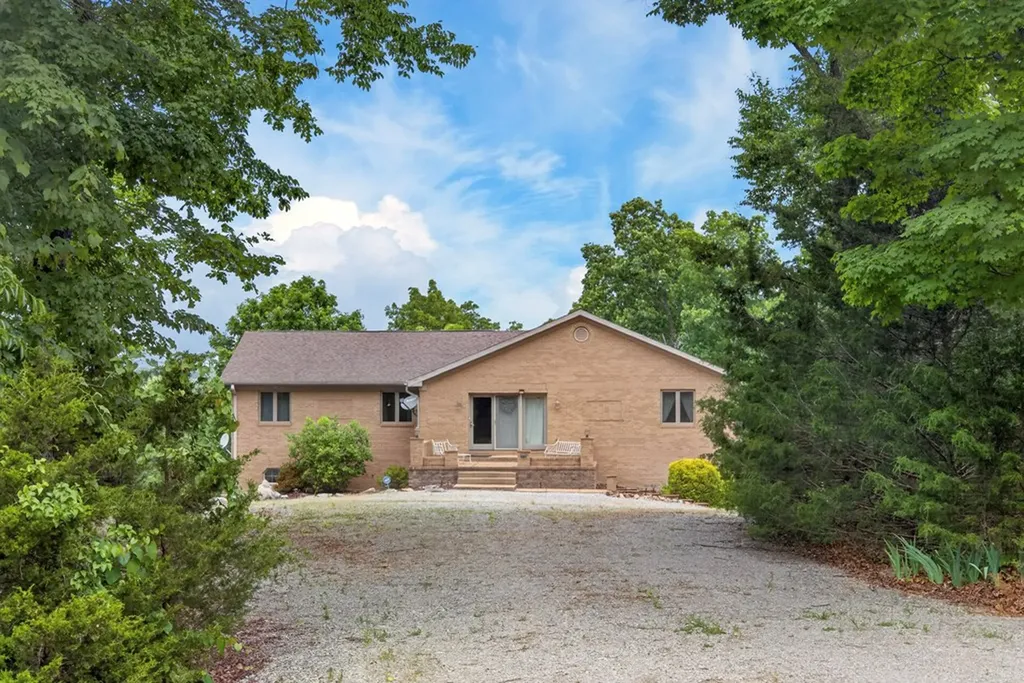 241 Hidden Cove Lane Allons TN 38541
