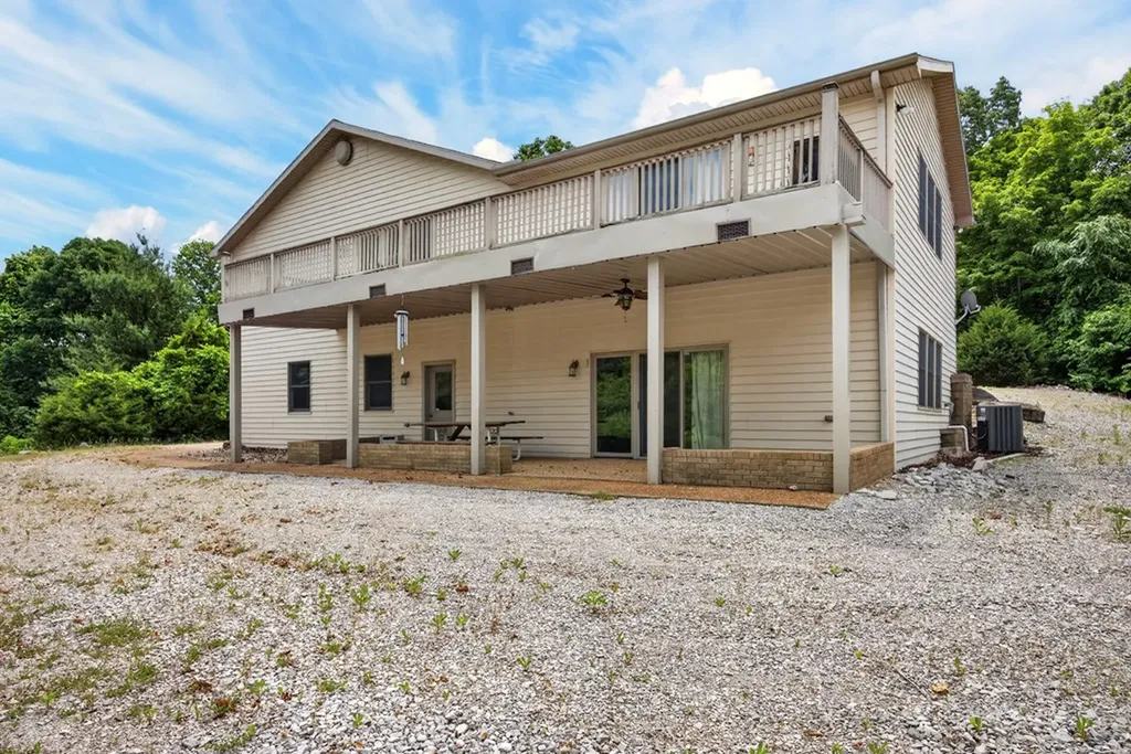 241 Hidden Cove Lane Allons TN 38541