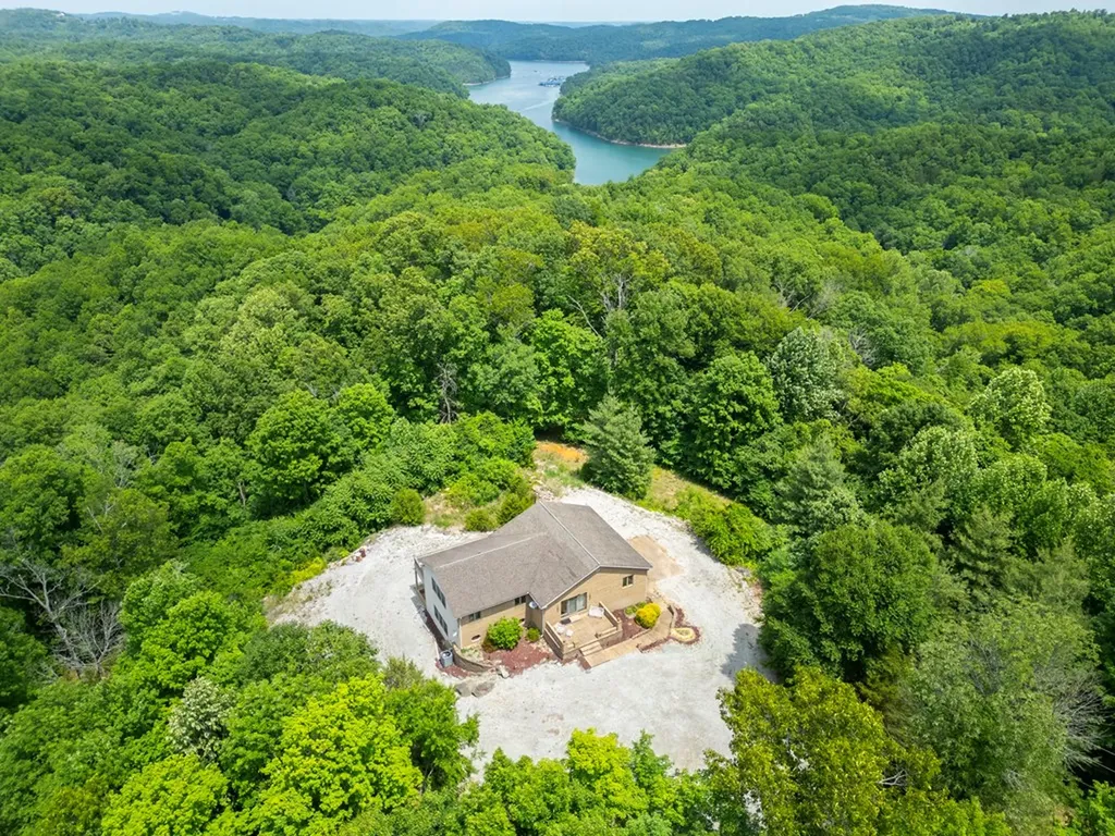241 Hidden Cove Lane Allons TN 38541