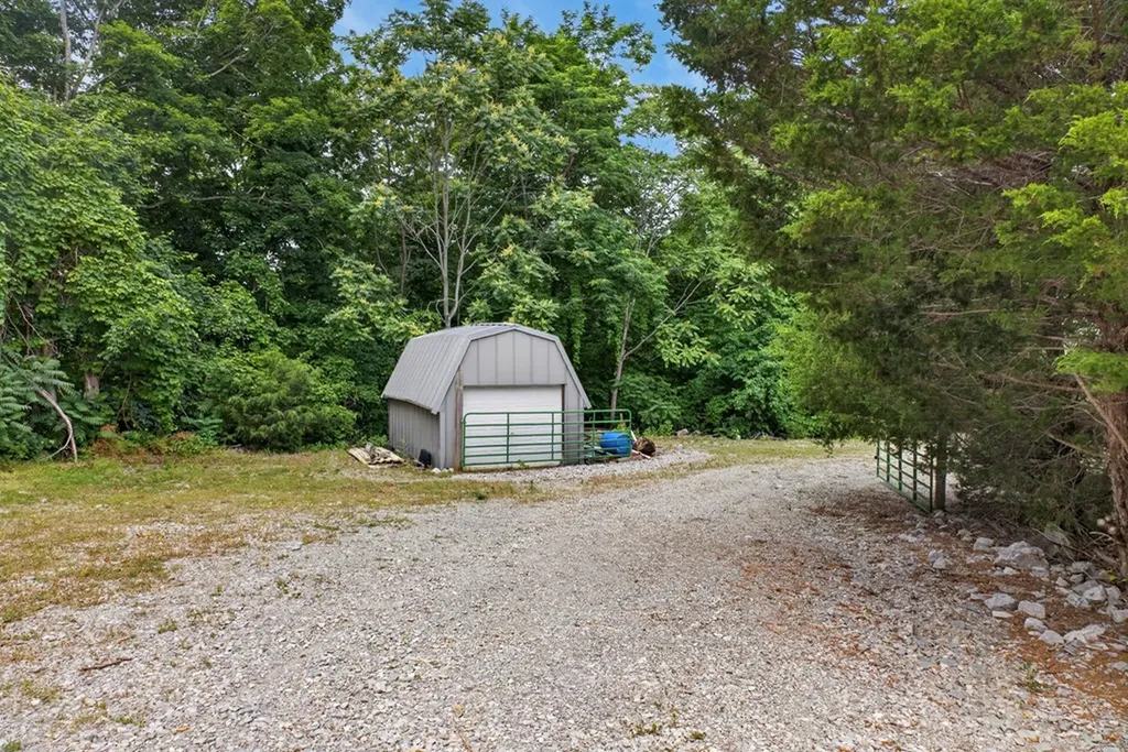 241 Hidden Cove Lane Allons TN 38541