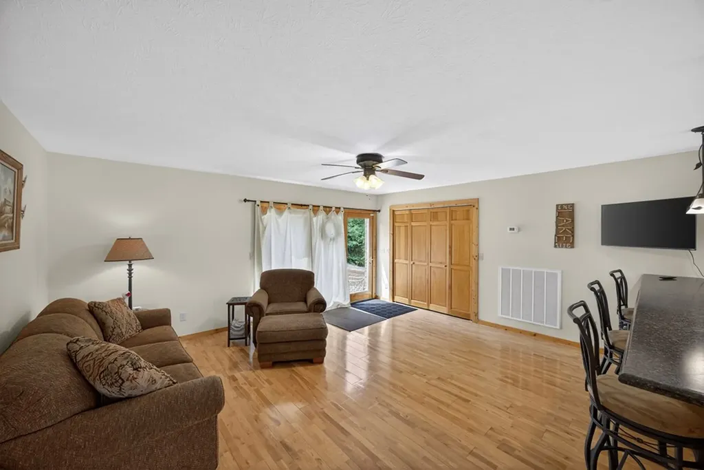 241 Hidden Cove Lane Allons TN 38541