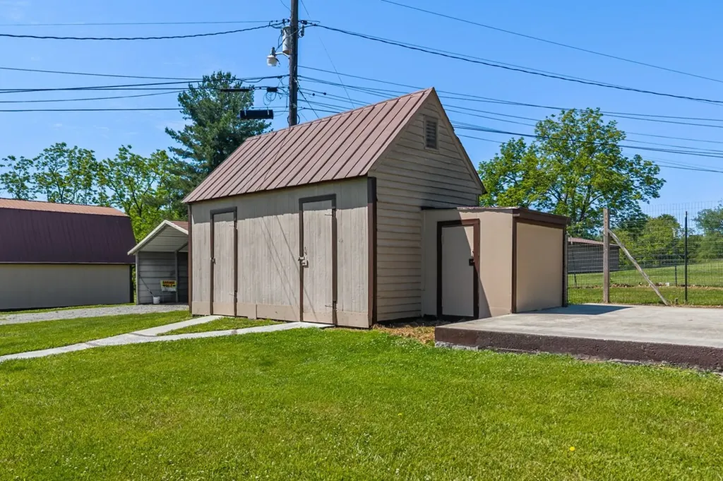 1805 Open Range Road Crossville TN 38555