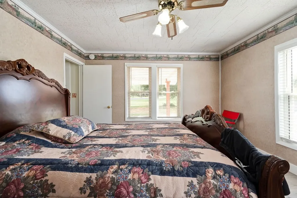 1462 Franks Ferry Road Sparta TN 38583