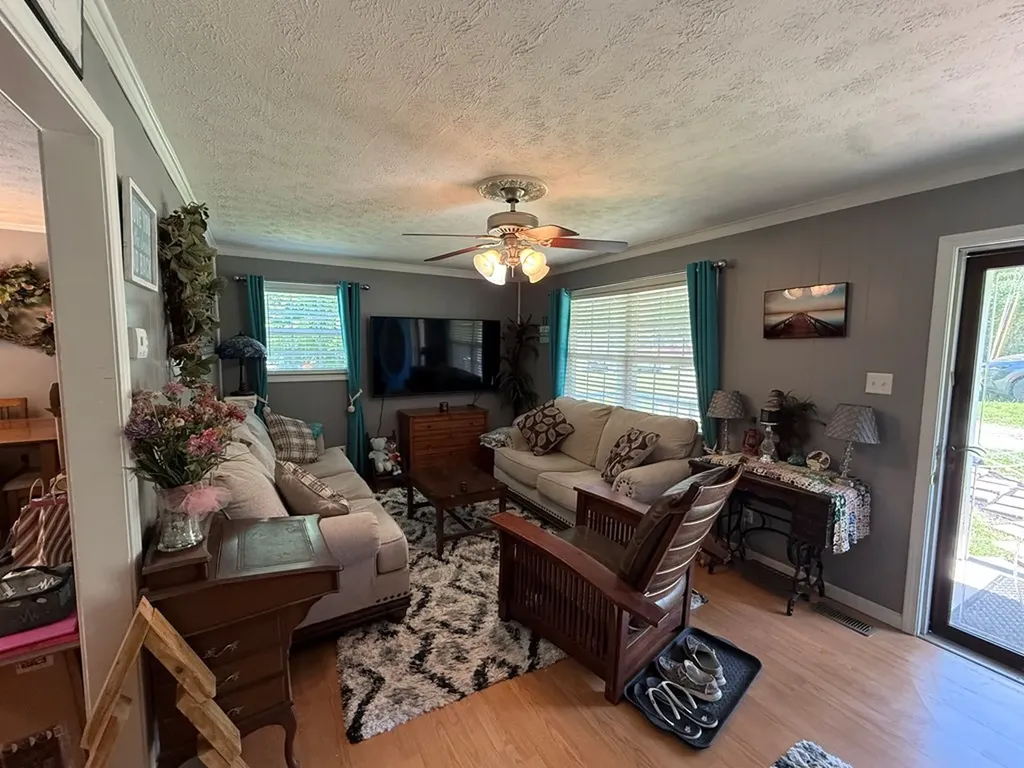 1045 Pearl Hinds Road Jamestown TN 38556