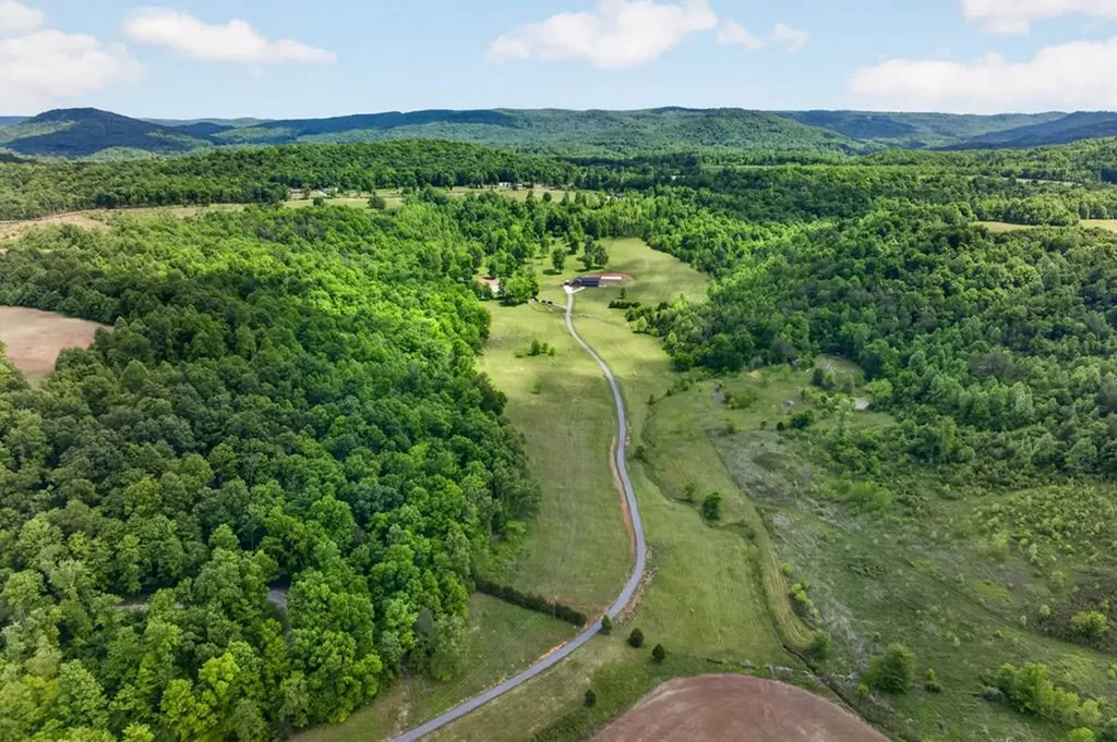 106 Pleasant Shade Lane Monterey TN 38574