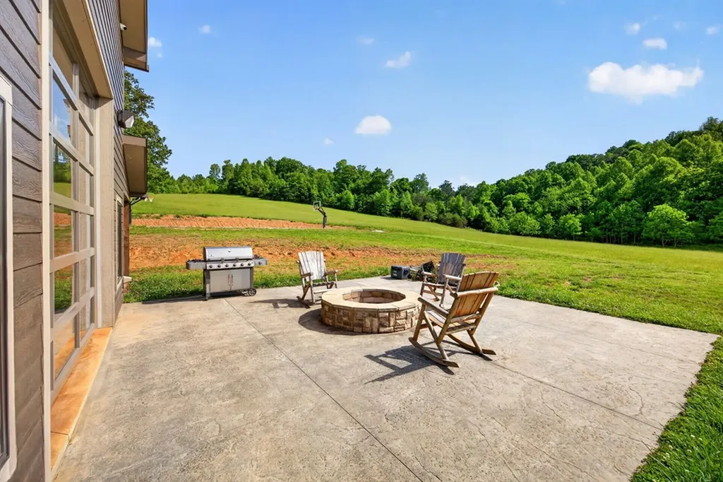 106 Pleasant Shade Lane Monterey TN 38574
