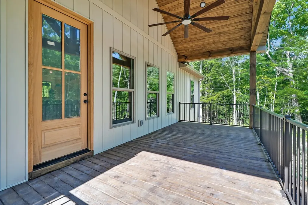 210 Creekview Court Jamestown TN 38556