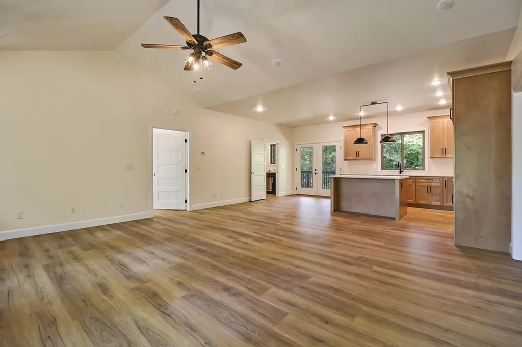 210 Creekview Court Jamestown TN 38556