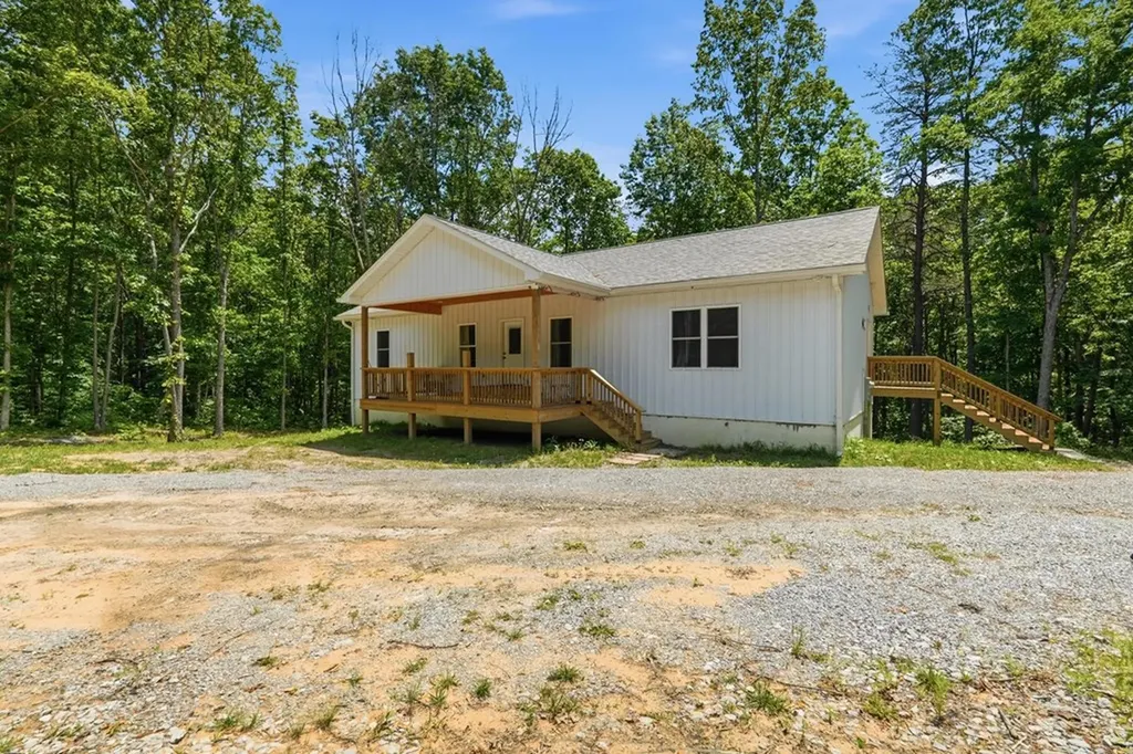 3882 Glade Creek Road Sparta TN 38583