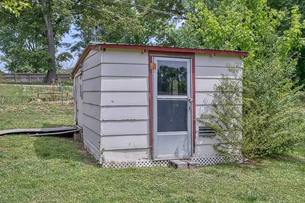 170 E 18th Street Cookeville TN 38501