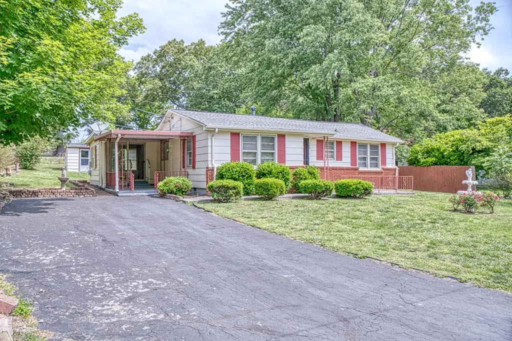 170 E 18th Street Cookeville TN 38501