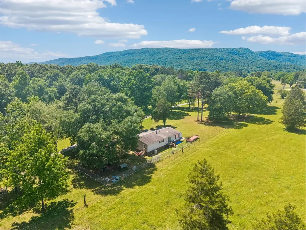 49 Cutting Edge Lane Dunlap TN 37327