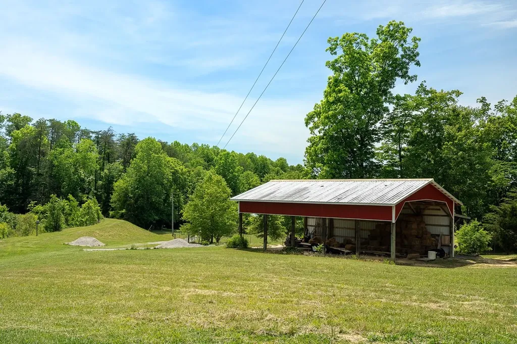 29 +/- Acres Standing Stone Highway Hilham TN 38568