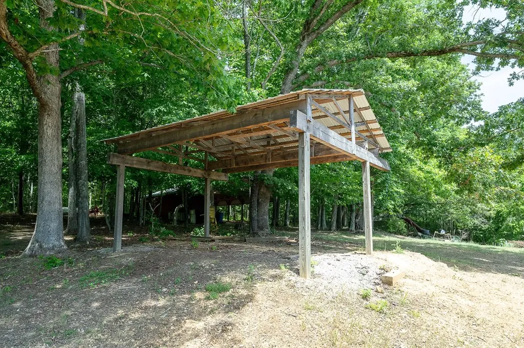 29 +/- Acres Standing Stone Highway Hilham TN 38568