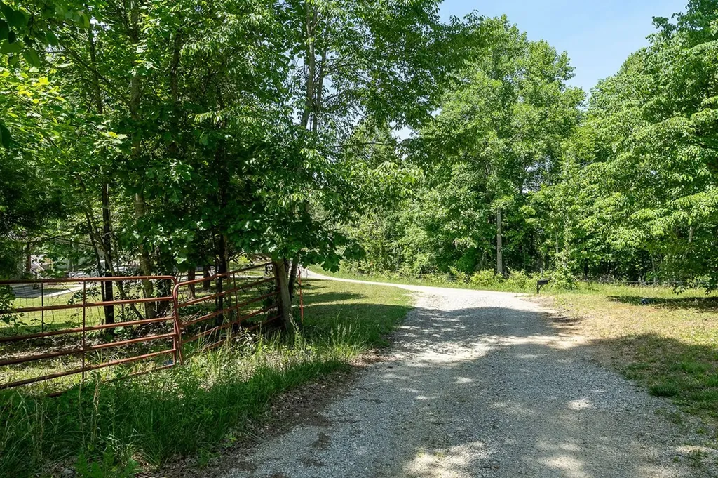 29 +/- Acres Standing Stone Highway Hilham TN 38568