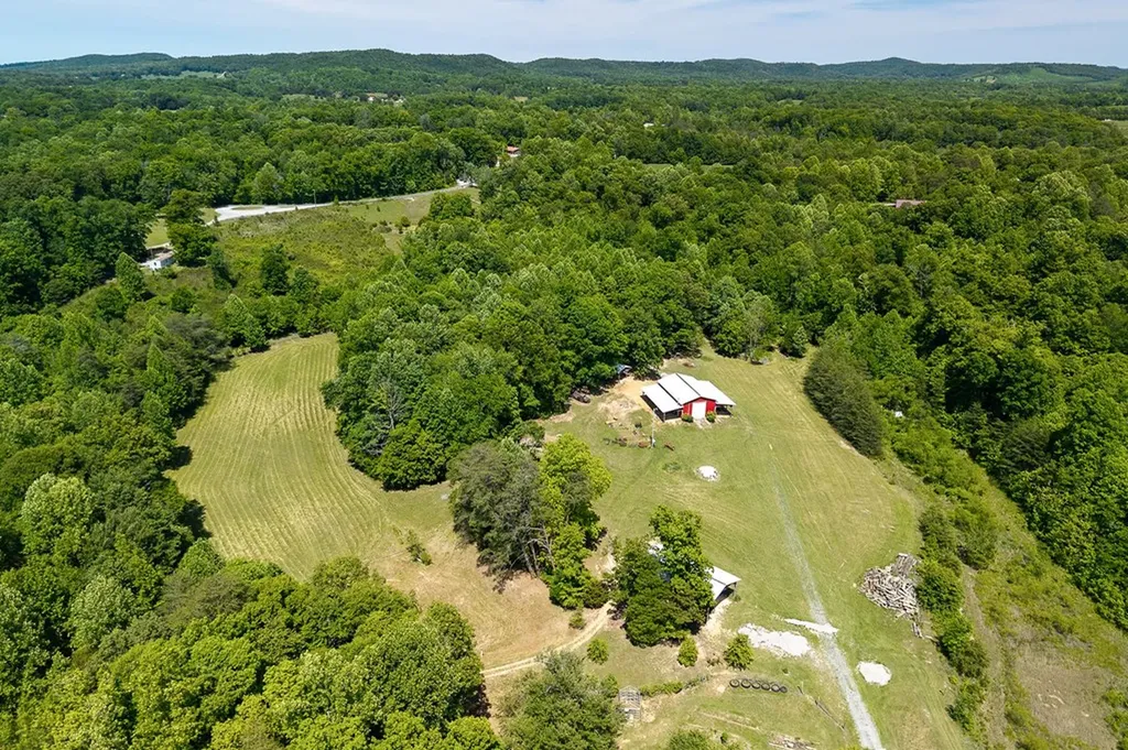 29 +/- Acres Standing Stone Highway Hilham TN 38568