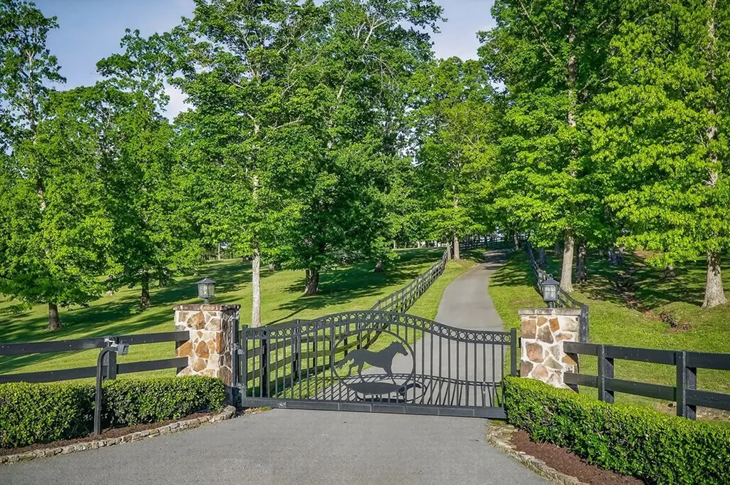 933 John Henry Lewis Road Dunlap TN 37327