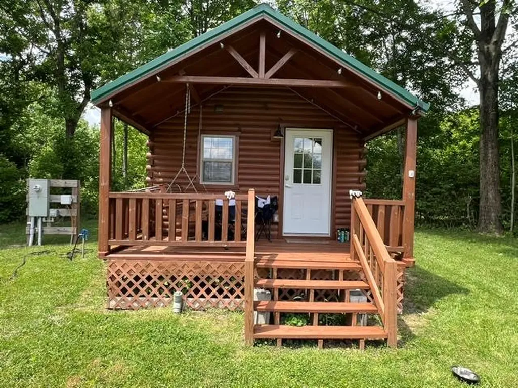 9433 Crossville Highway Sparta TN 38583